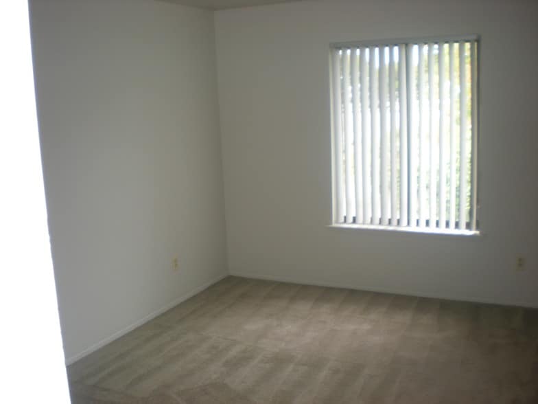 bed rm - 20418 Purlingbrook St