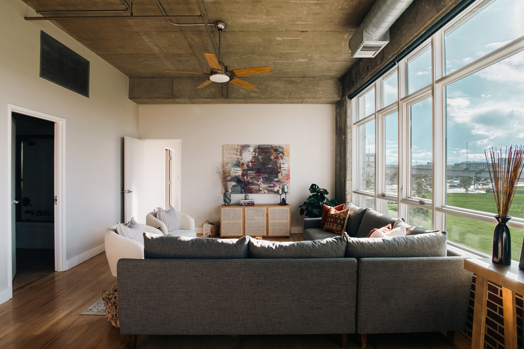 Building Photo - 2000 Little Raven St