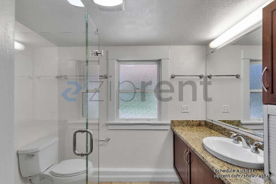 Building Photo - 1471 Hopkins St