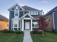 Building Photo - 708 Alban Aly