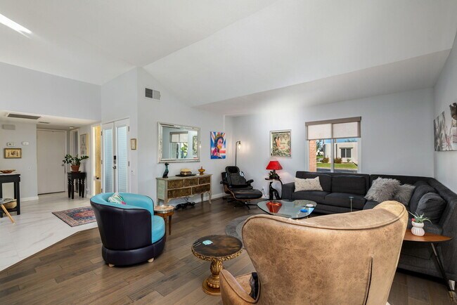 Building Photo - 6071 Hazeltine Plaza