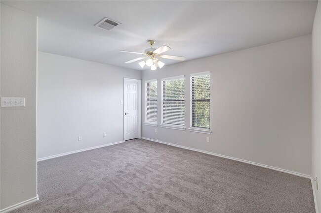 Building Photo - 315 Settlers Home Dr