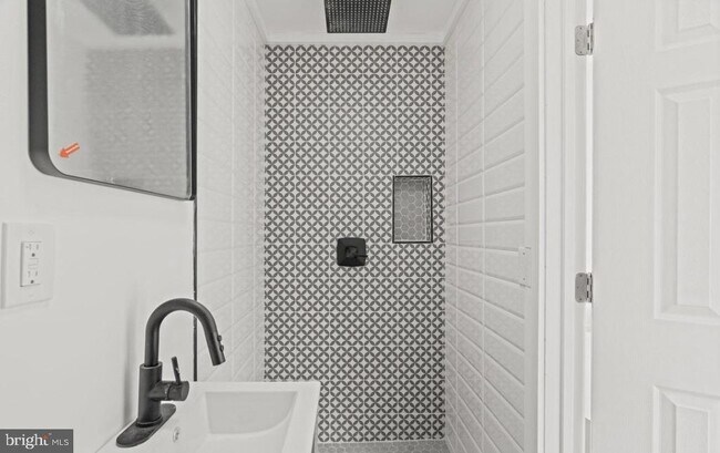 Building Photo - 116 Fern St