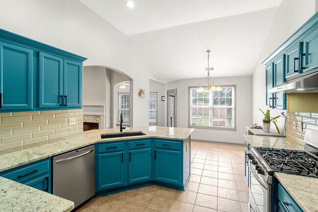 Building Photo - 5160 Oaks Landing Ct