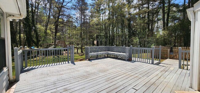 Building Photo - 200 Eli Run