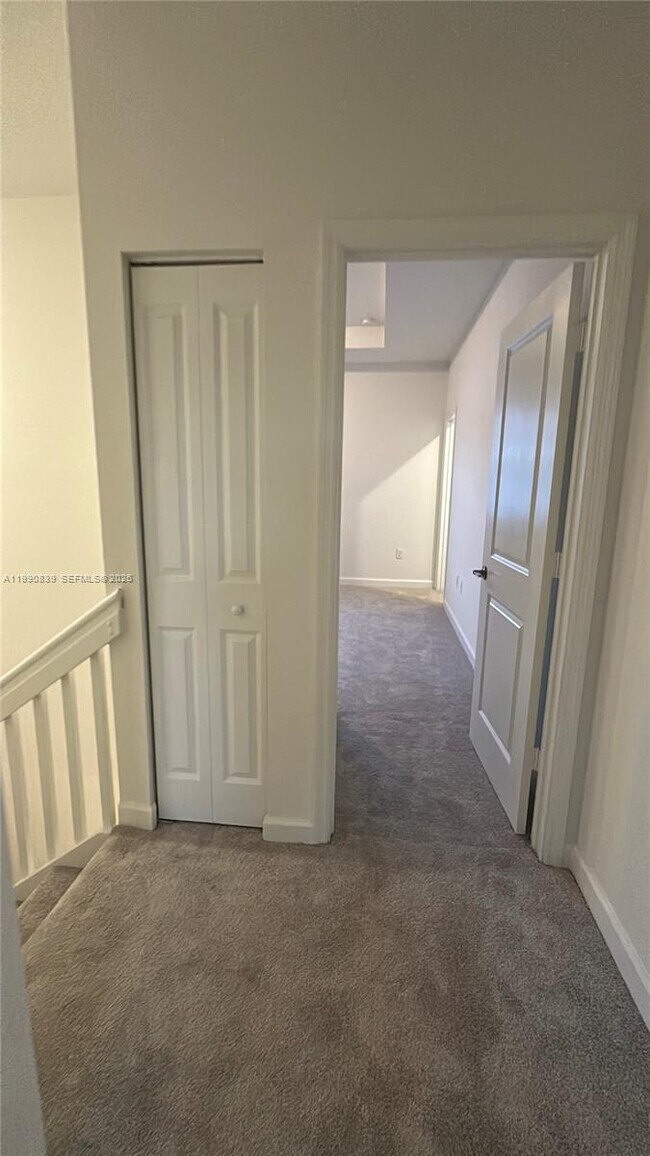 Building Photo - $2,499 2889 SE 25rd