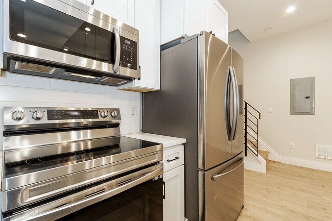 Building Photo - 2218 N Franklin St