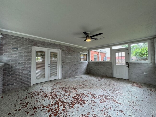 Building Photo - Welcome to this beautiful Single Family Home!