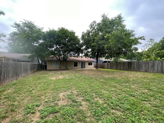 Building Photo - 2507 Sweet Clover Dr