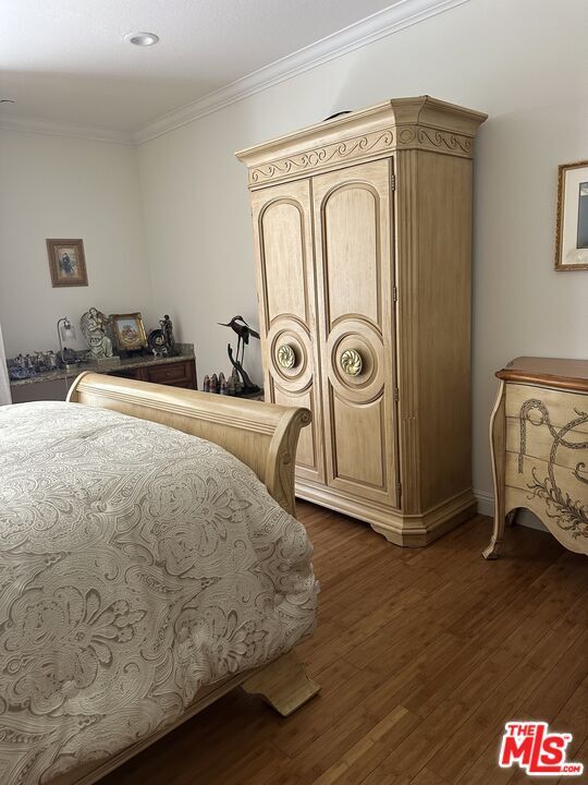 Building Photo - 324 N Palm Dr