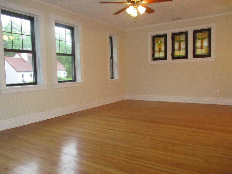 Building Photo - 1079 Terrace Dr