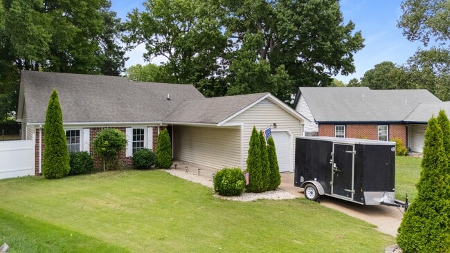 Building Photo - 609 Maxwood Ct