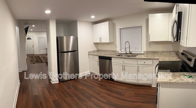 Building Photo - 49 Loudon St