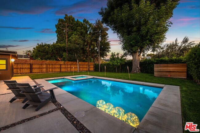 Building Photo - 13542 Valleyheart Dr N