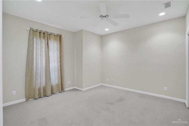 Building Photo - 21 Bales Rd