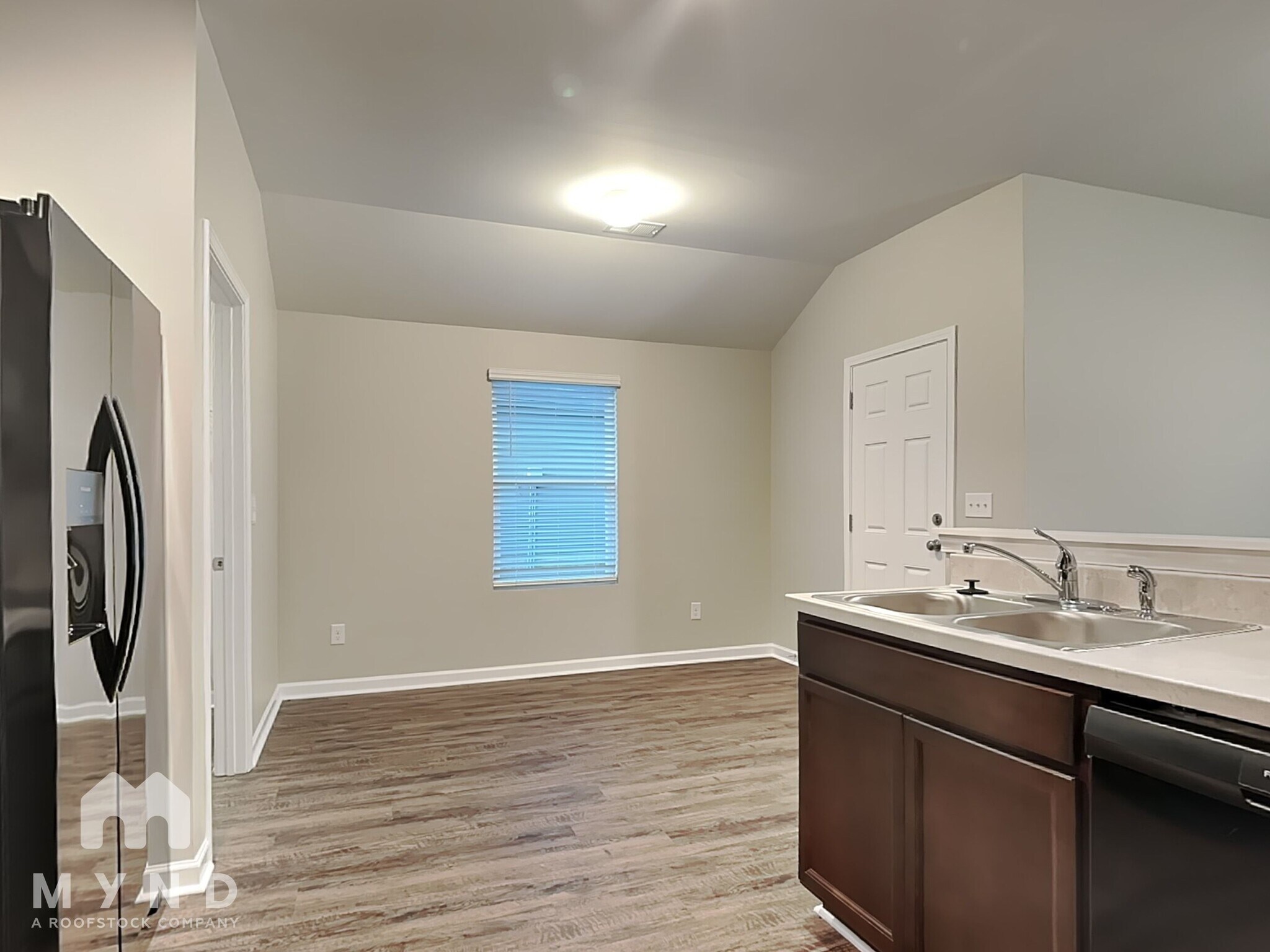 Building Photo - 280 Americana Dr