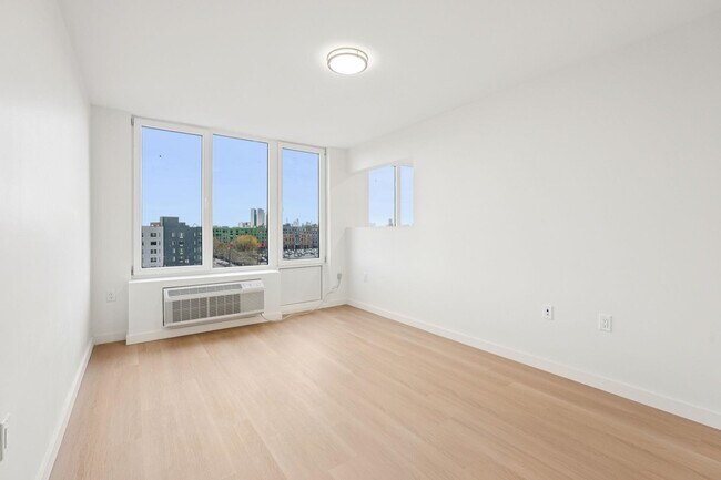 Building Photo - 1 Mallory Ave