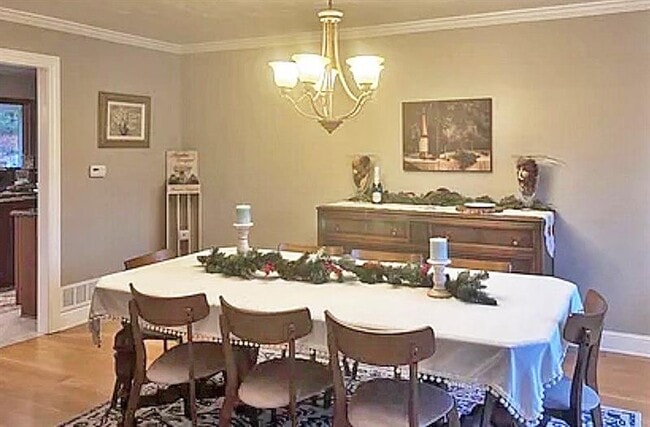 Building Photo - 120 Marlboro Dr