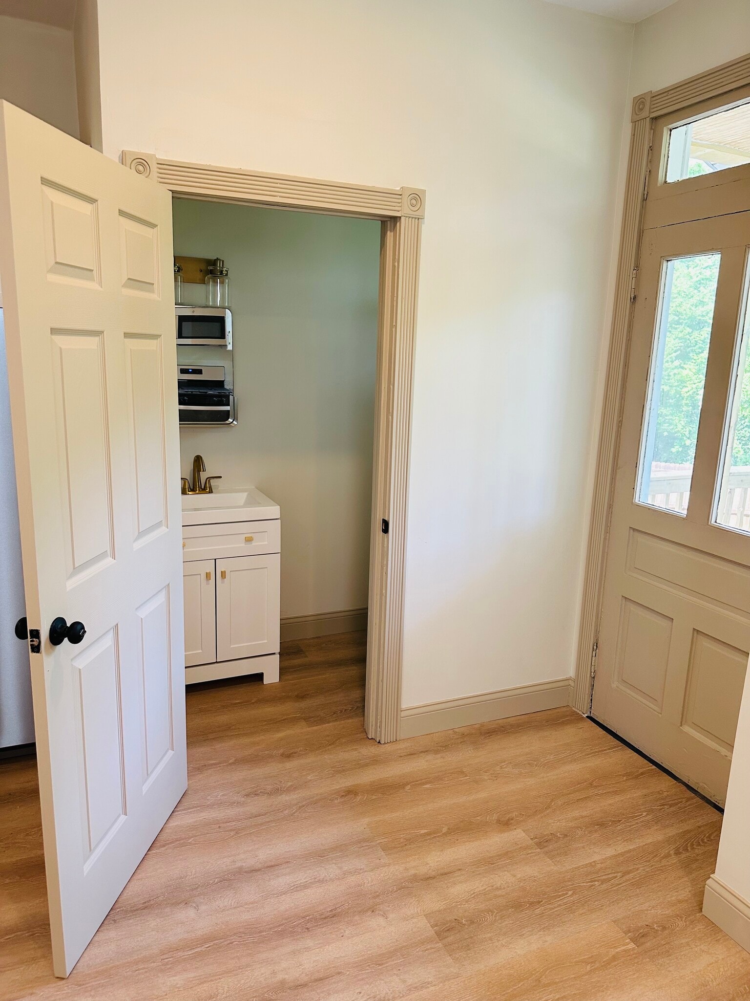Half bath - 514 Delta Ave