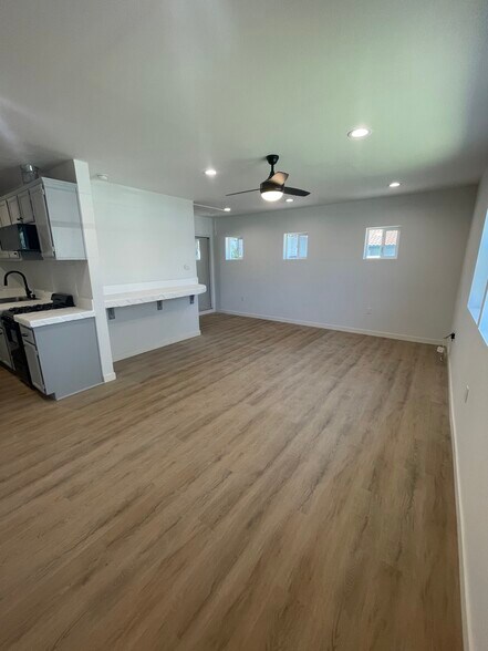 Living area - 22002 Prairie St