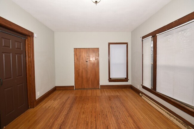 Building Photo - 508 S St Joseph St