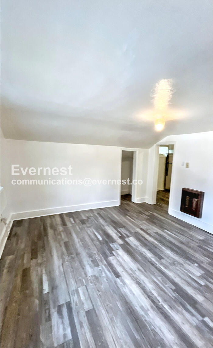 Building Photo - 413 N Moore Rd