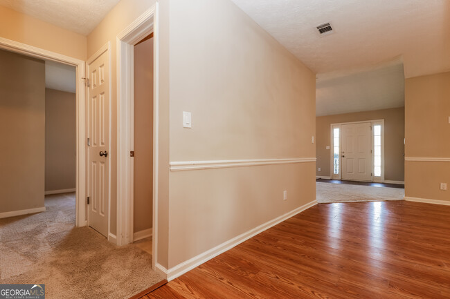 Building Photo - 10631 Cherry Cove