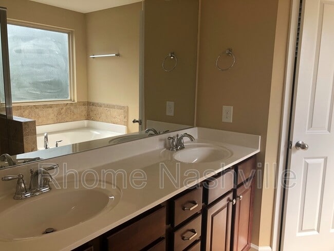 Building Photo - 5510 Prada Dr