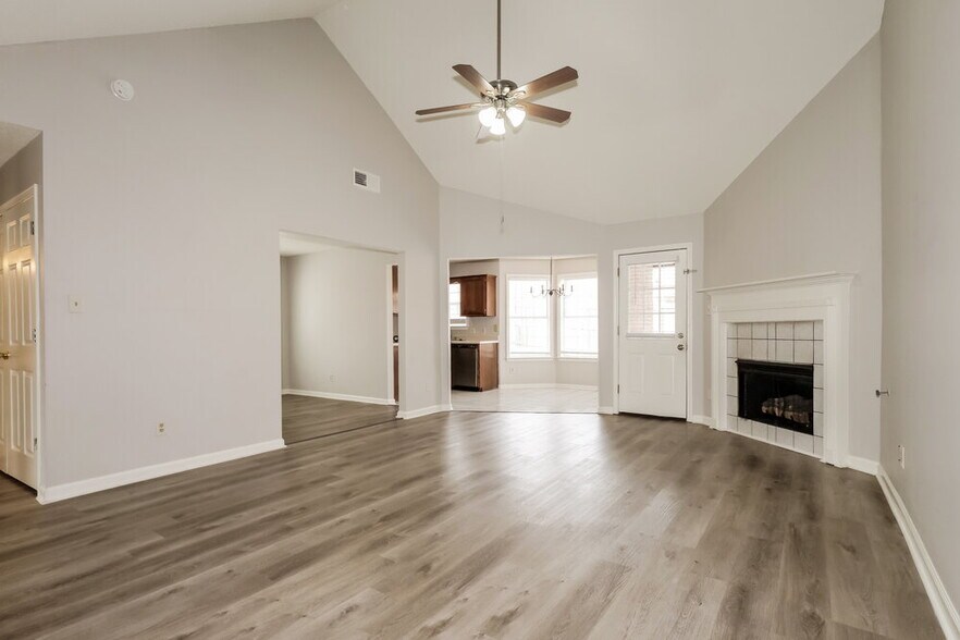 Building Photo - 6888 Skylar Mill Ave