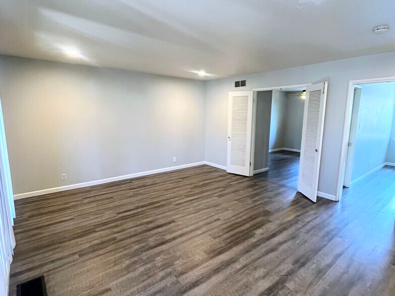 Building Photo - 630 W Harding Way
