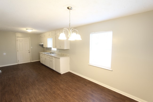 Building Photo - 816 Vanderbilt St