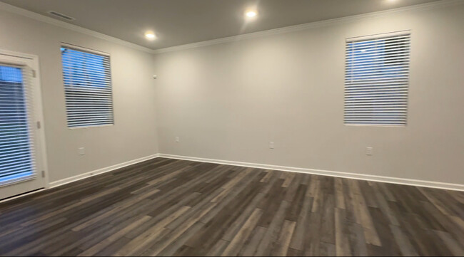 Building Photo - Room in Townhome on Tulip Bloom Ln