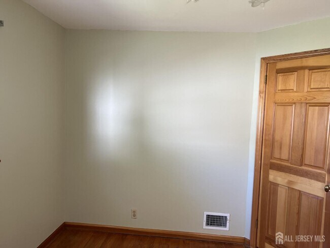 Building Photo - 30 Cypress St