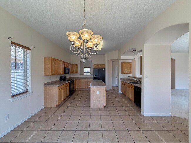 Building Photo - 6216 Calle Vizcaya NW