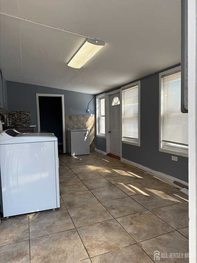 Building Photo - 1211 Stelton Rd