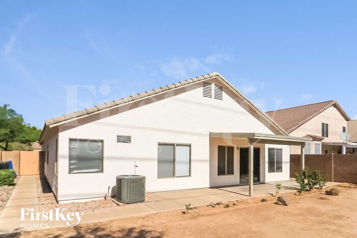 Building Photo - 15847 N Gil Balcome St