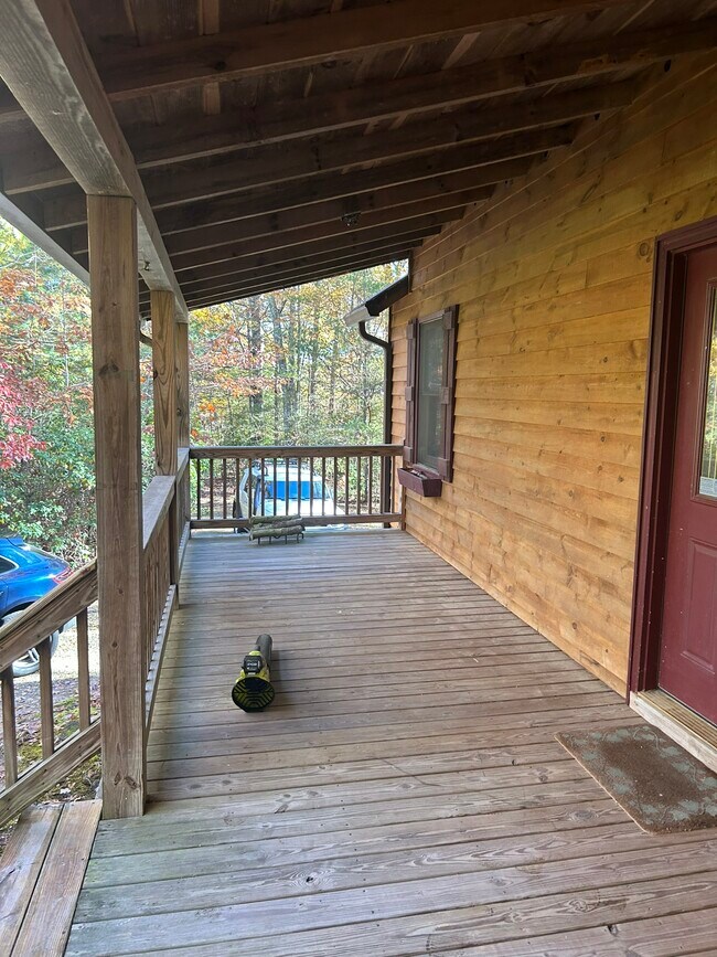 Building Photo - 233 Wildwind Ln