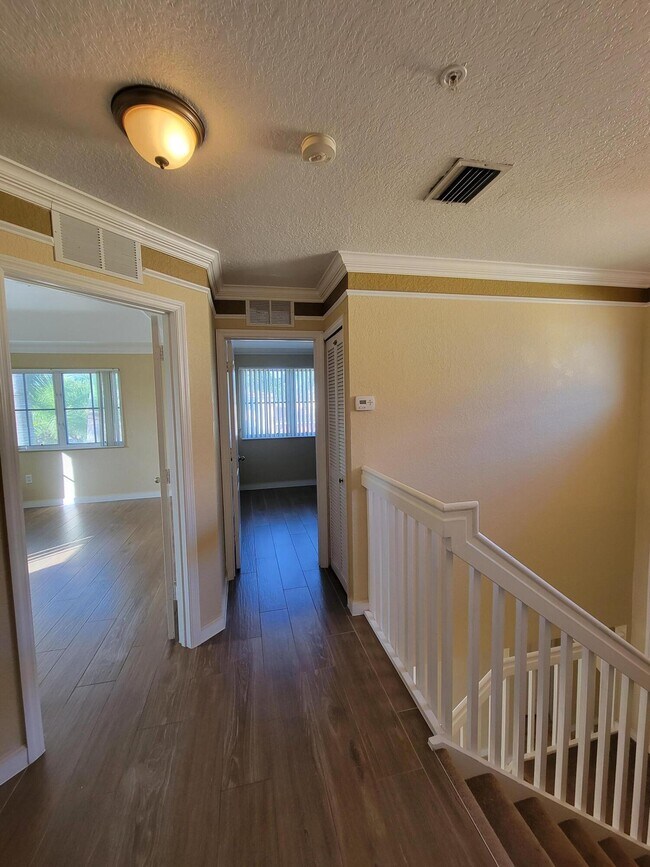 Building Photo - 1130 Shoma Dr