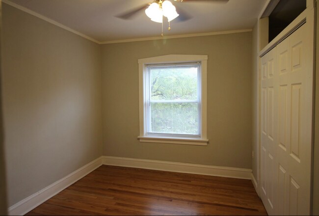 Bedroom 3 - 4402 W Belden St