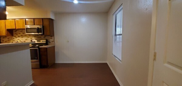 Building Photo - Fully Upgraded 1 Bed 1 Bath 660 Sq. Ft.