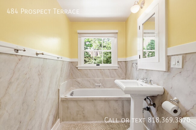 Building Photo - 484 Prospect Terrace