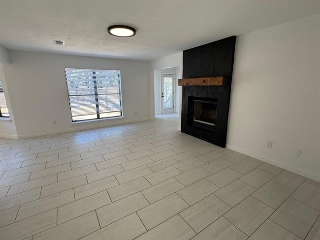 Building Photo - 12604 Shady Acres Dr