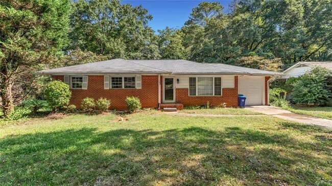 Building Photo - 2726 Hollywood Dr