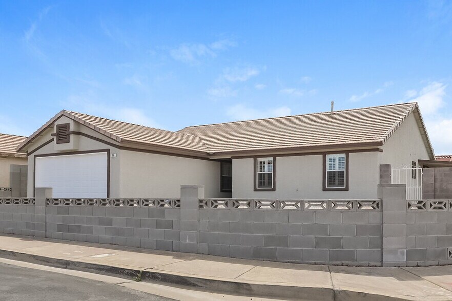 Building Photo - 360 Dooley Dr