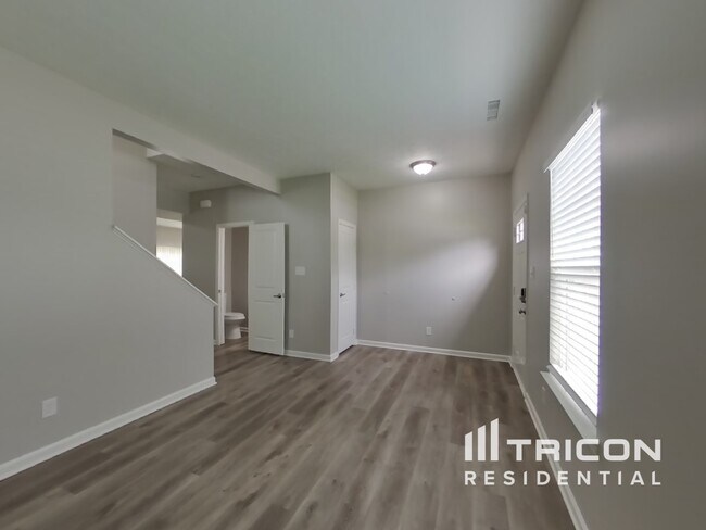 Building Photo - 10433 Long Branch Dr