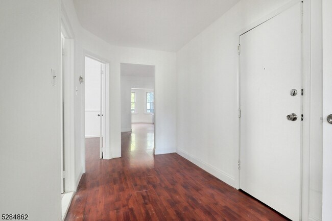Building Photo - 237 S Clinton St