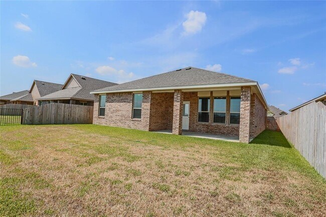 Building Photo - 23727 San Barria Dr
