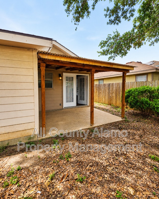 Building Photo - 9006 Pinseeker