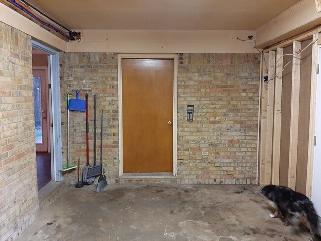 Building Photo - 205 Jim Denton