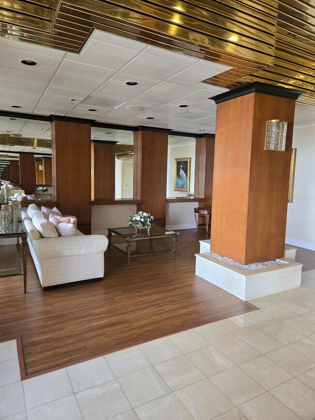Building Photo - 5047 N Hwy A1A